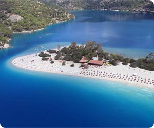 Tyrkiet lejebil i Fethiye - feriebil i populært turistområde i Tyrkiet