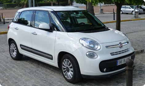 Fiat 500L - lej en Fiat 500