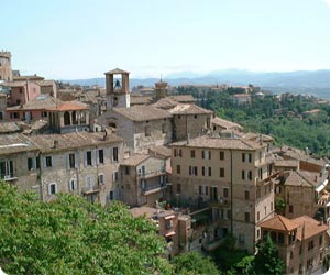 Perugia Italien - lejebil fra hovedstaden i Umbrien
