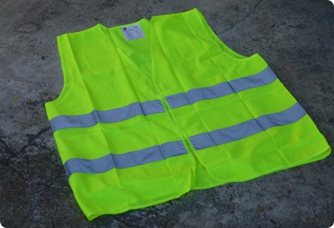 Gul sikkerhedsvest obligatorisk i bil